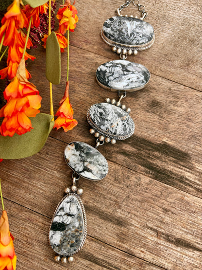 Vicky Hicks White Buffalo Lariat