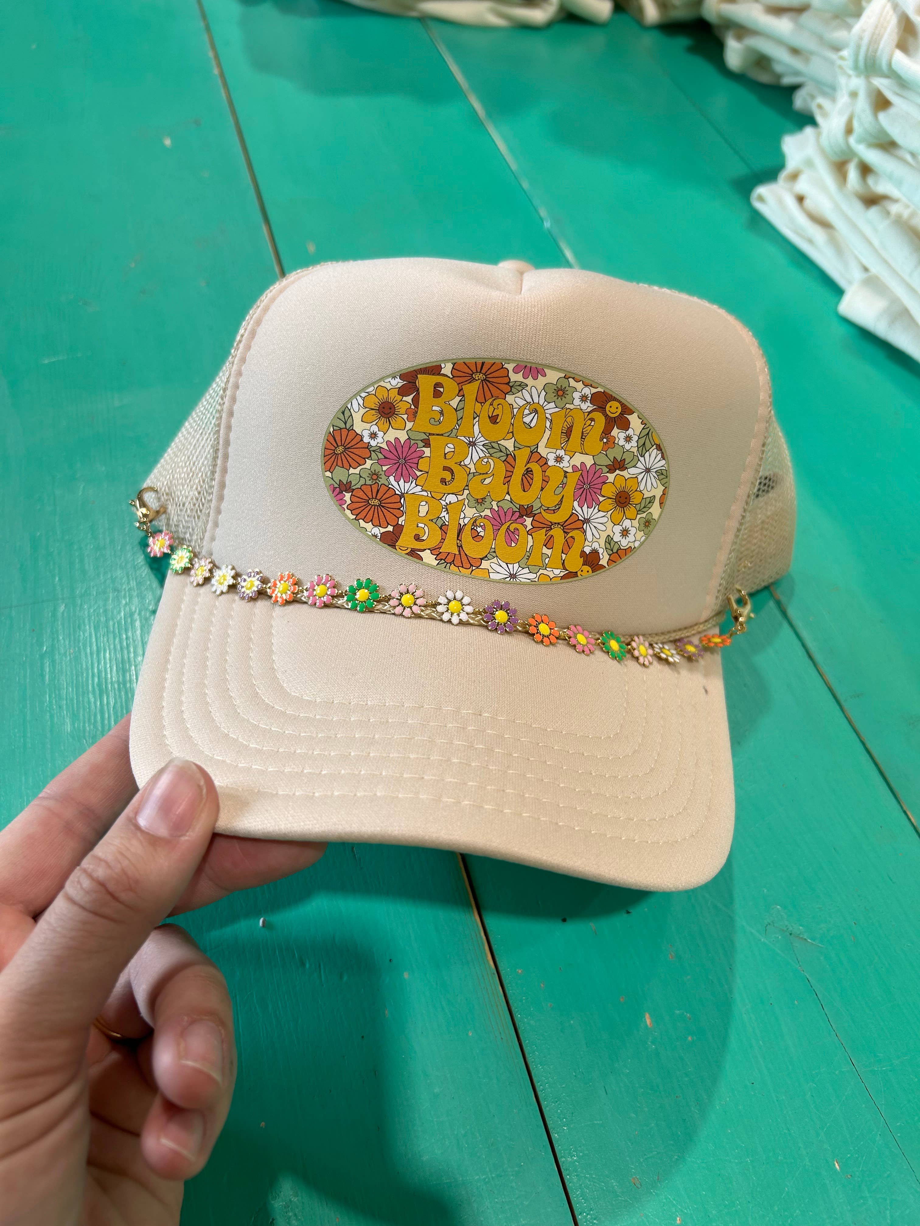 Daisy Trucker Hat Chain