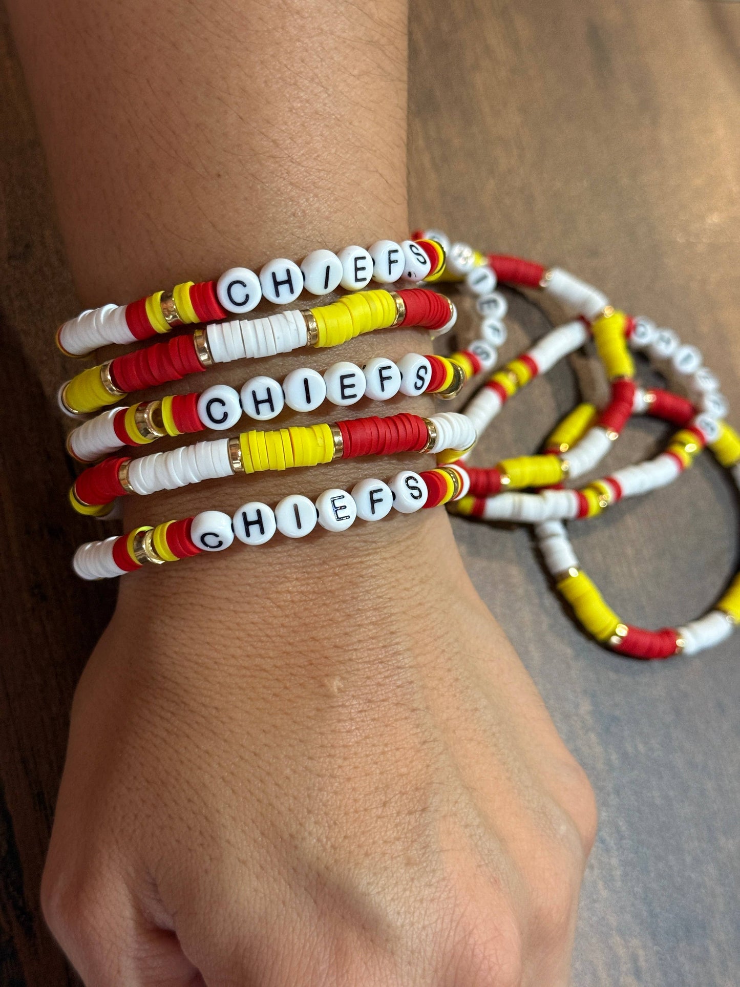 KC White Heishi Beaded Stretch Bracelet