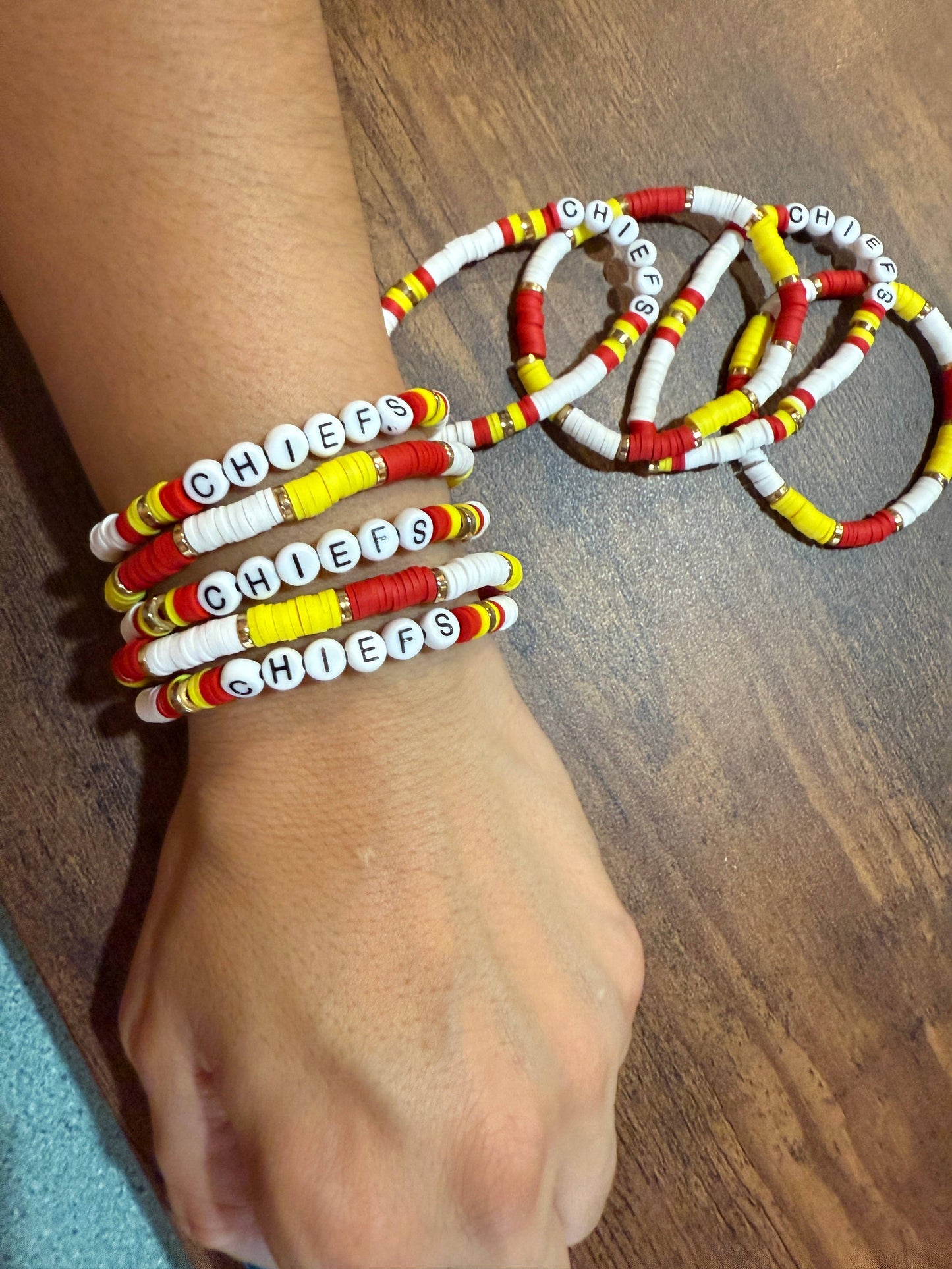 KC White Heishi Beaded Stretch Bracelet