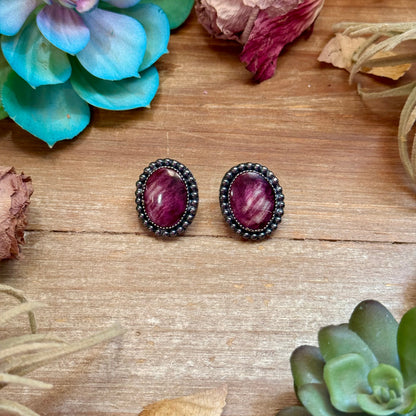 MJ Purple Spiny Oyster Oval Stud Earrings