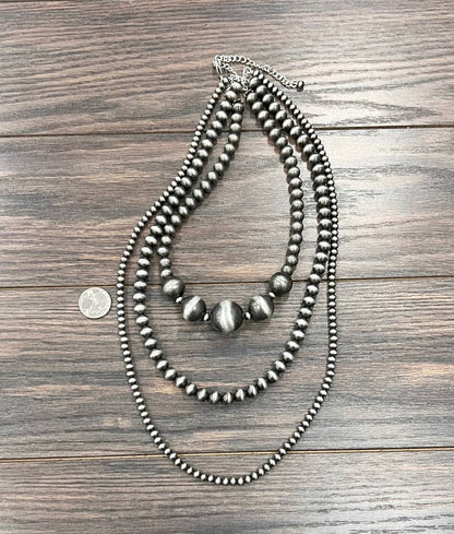 Western Novelty Pearl Necklace