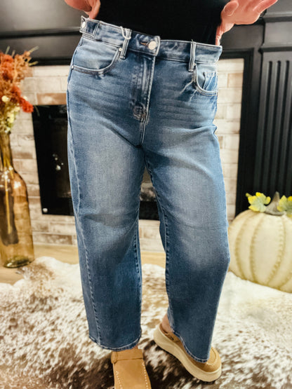 Barrel Snap Waist Risen Jeans