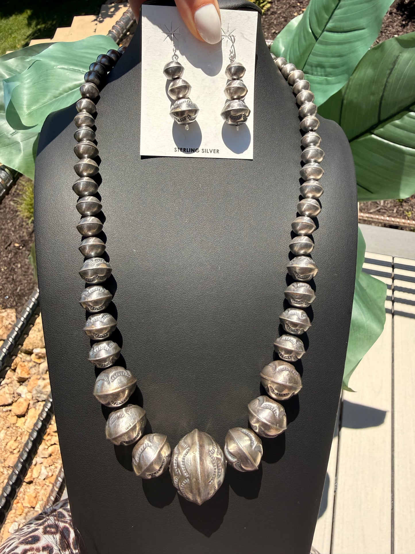 Calvin Largo - Native 22" Graduated Pearls + Earrings