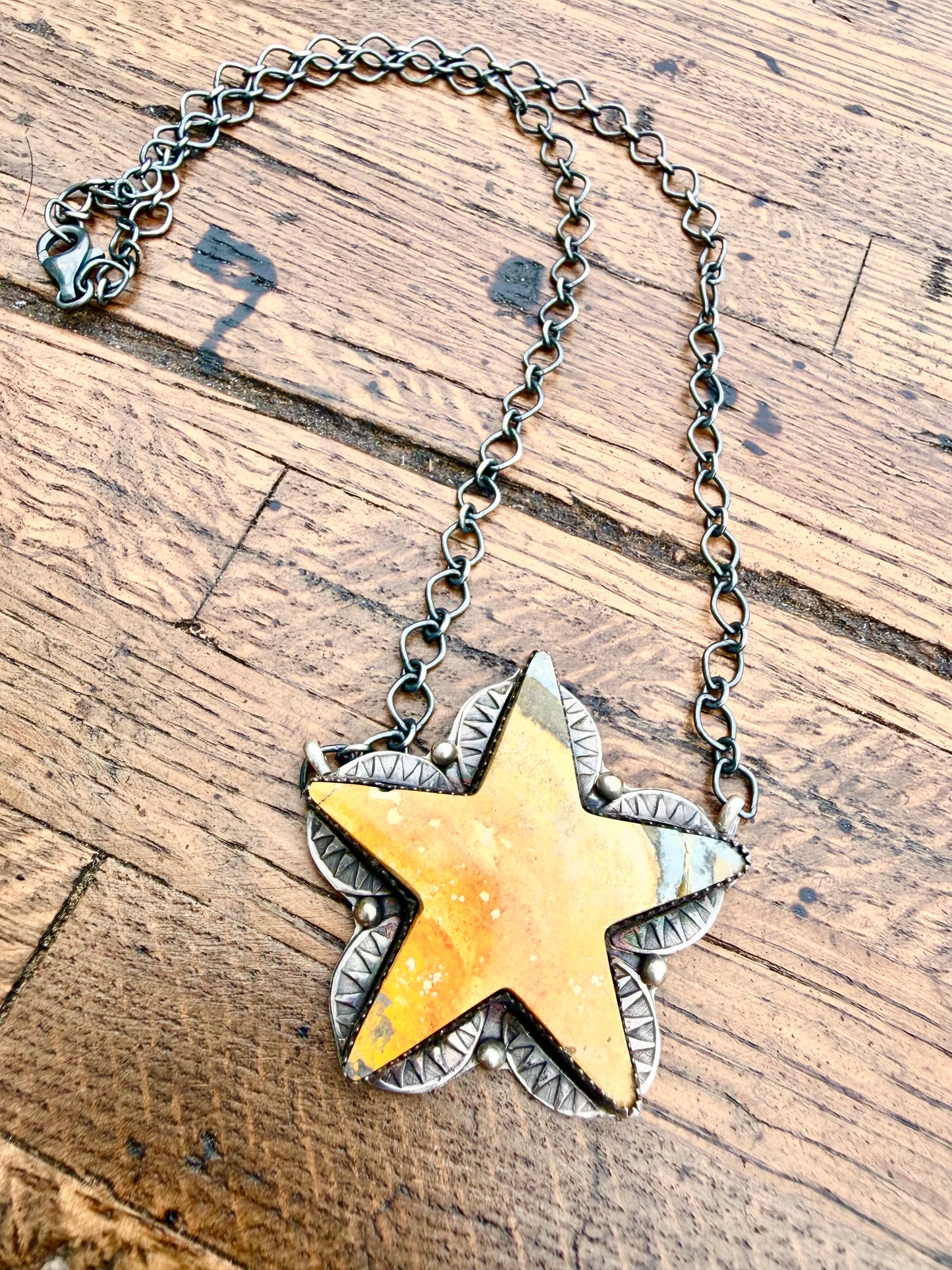 Bumble Bee Jasper Star - Tia Long
