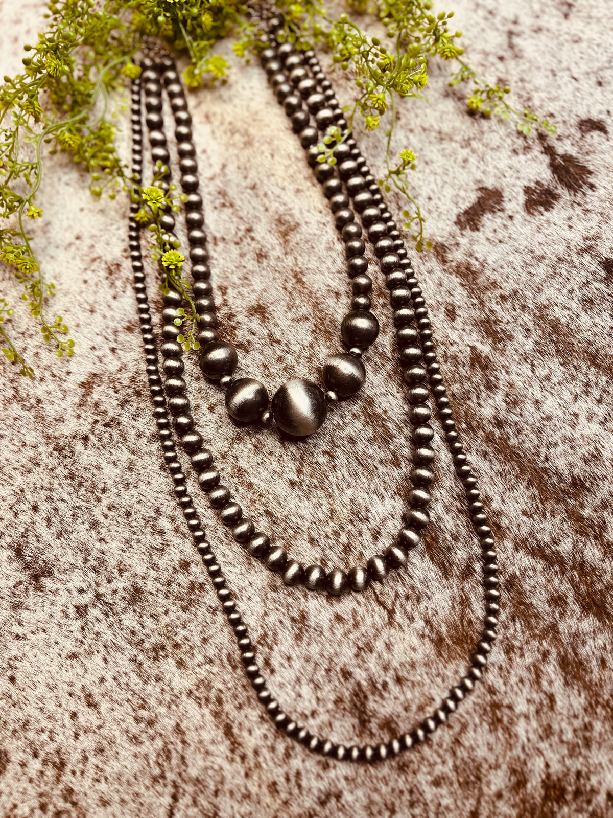 Western Novelty Pearl Necklace