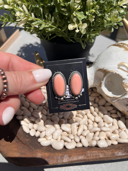 Freda Martinez - Pink Conch Marilyn Earrings