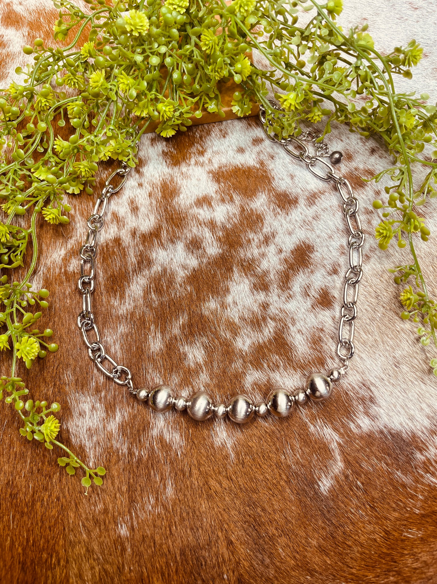 Feisty Chunky Chain Pearl Necklace