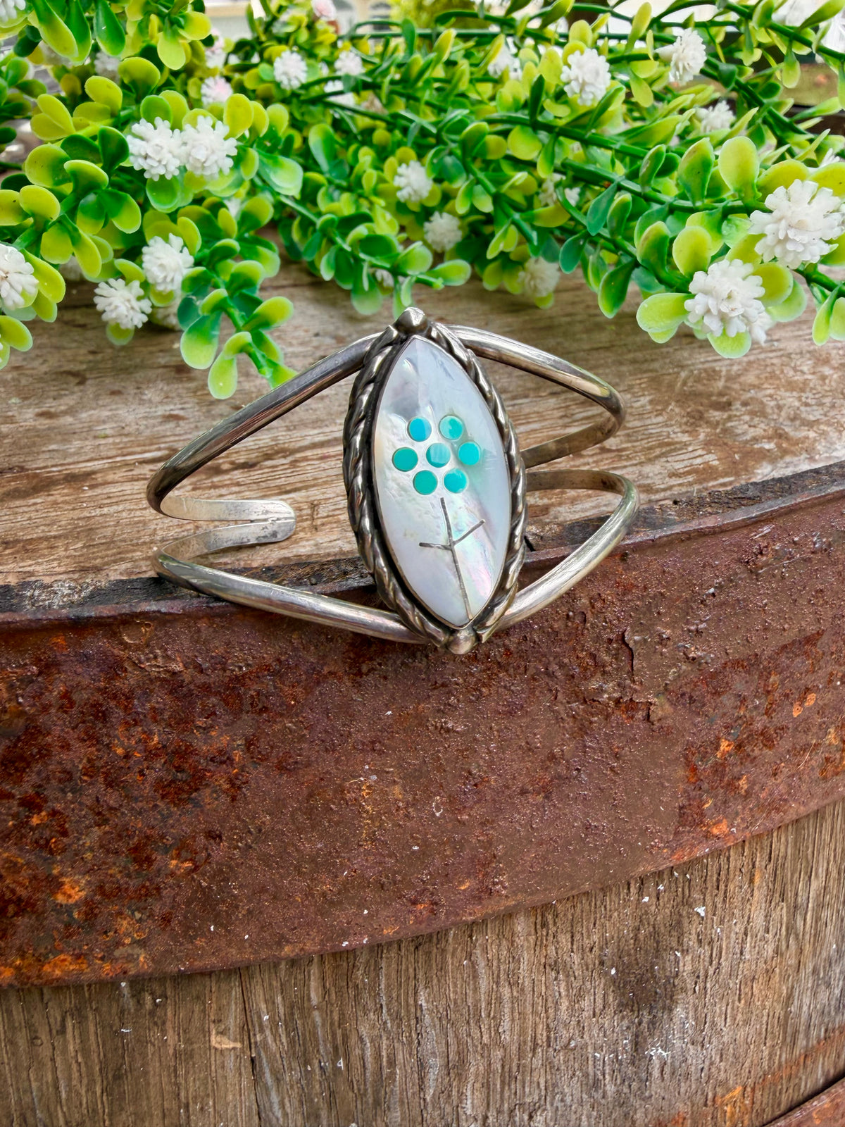 Vintage Inlay Flower Cuff Bracelet