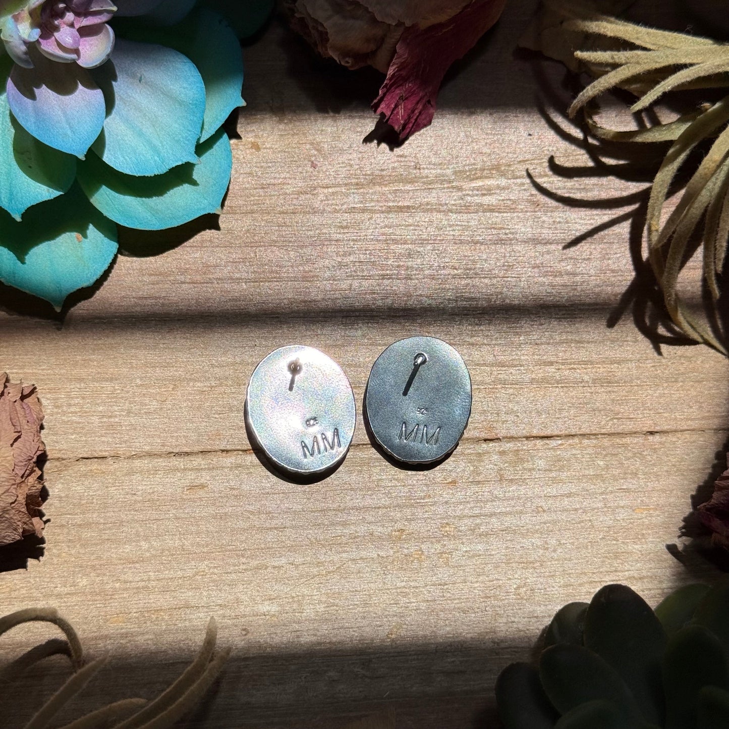 MJ Purple Spiny Oyster Oval Stud Earrings