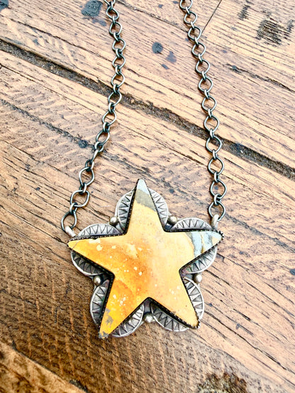 Bumble Bee Jasper Star - Tia Long