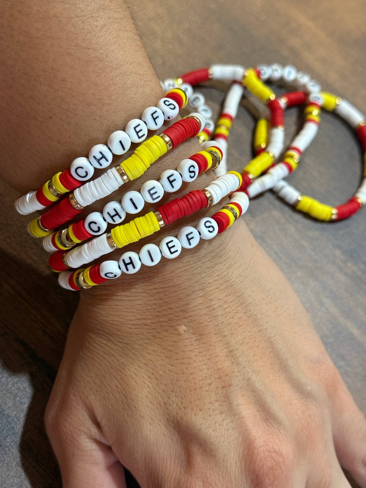 KC White Heishi Beaded Stretch Bracelet