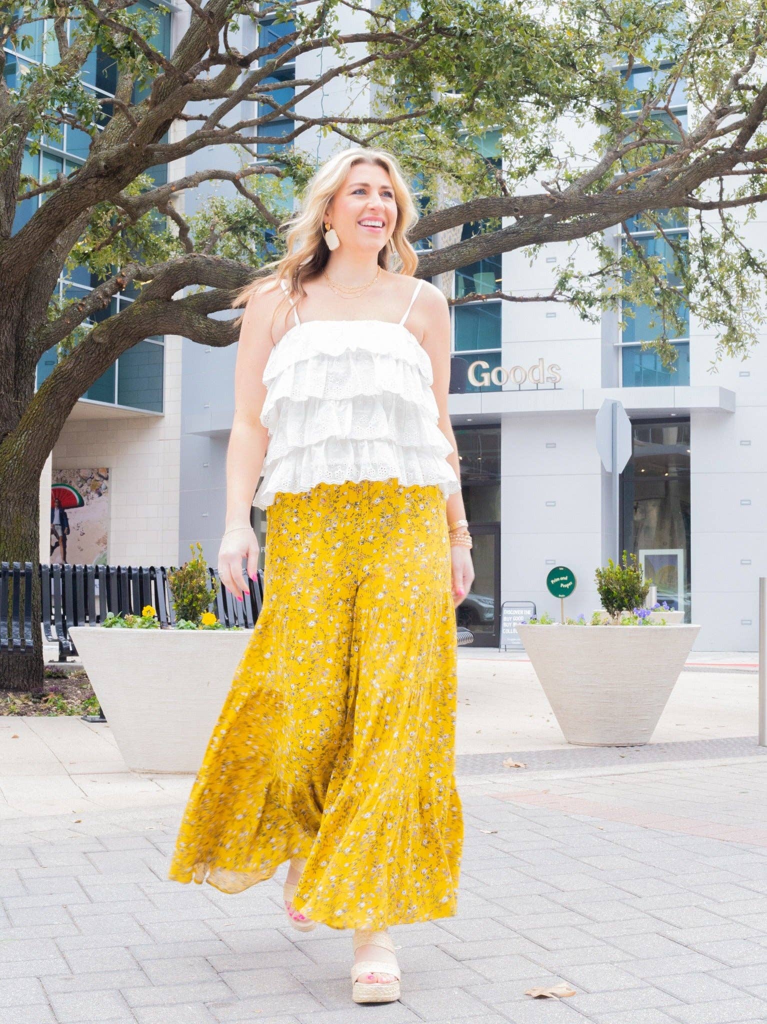 Curvy Eyelet Top - Roaming Gypsy Boutique