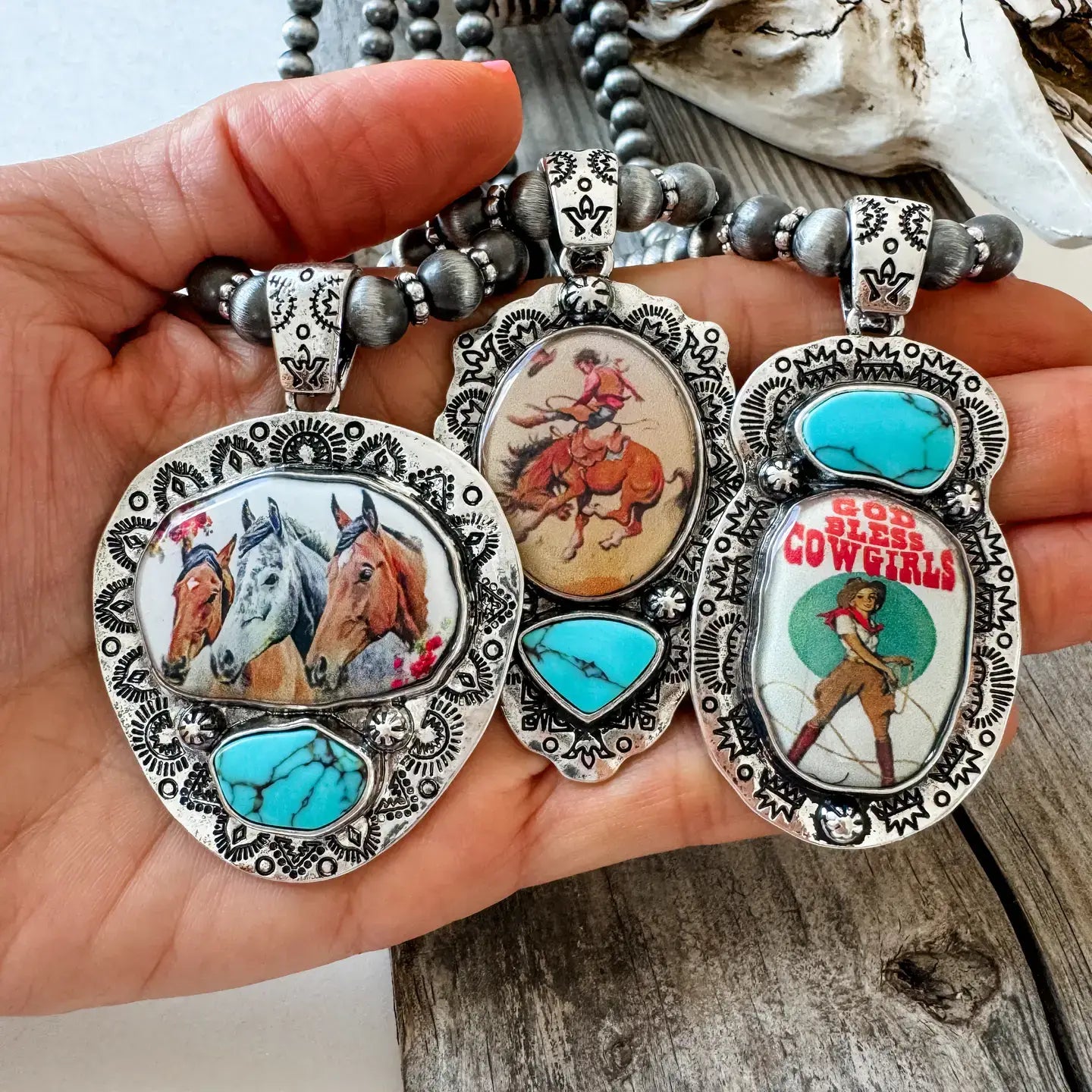 Western Pendant Necklace