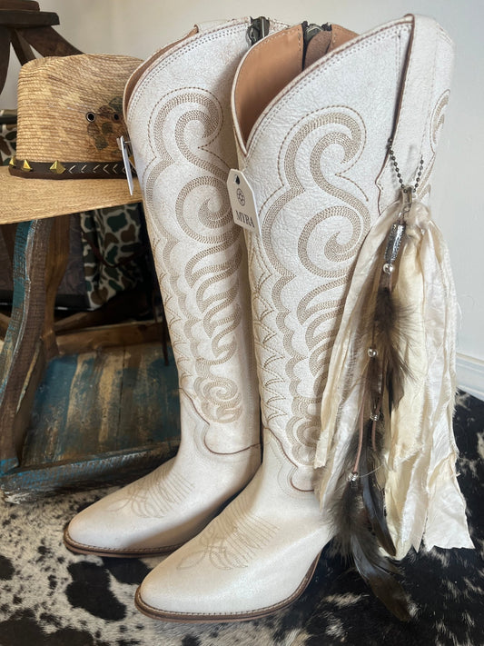 Sawyer White Leather Boot - Roaming Gypsy Boutique